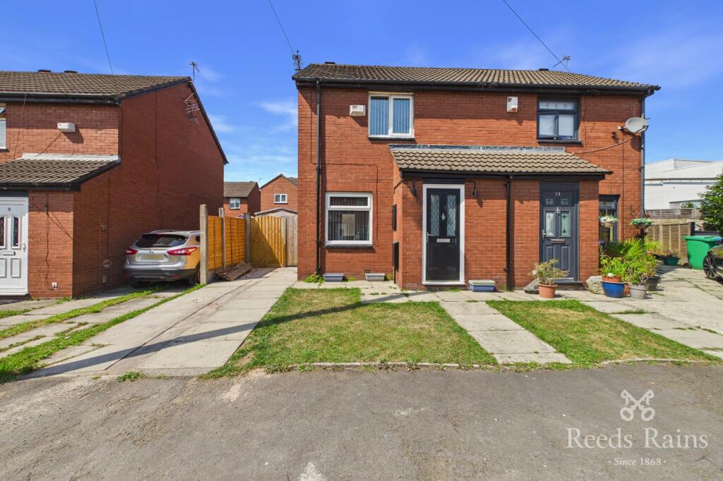 Main image of property: The Mews, Manchester, M40