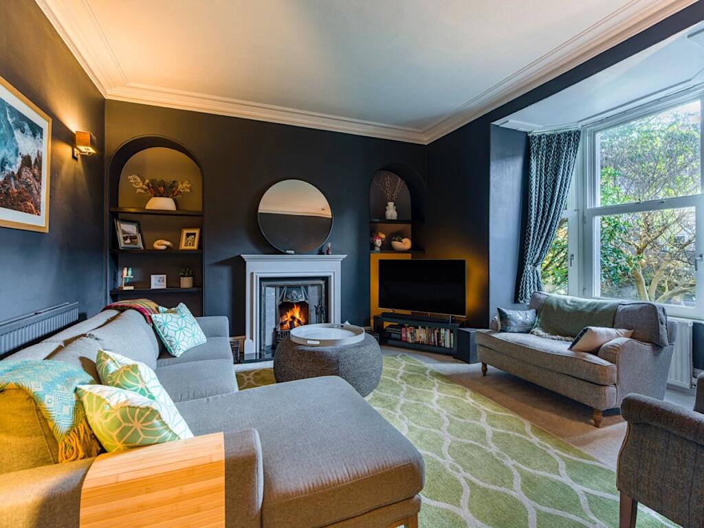 Main image of property: 42 Beaconsfield Place, Aberdeen, AB15