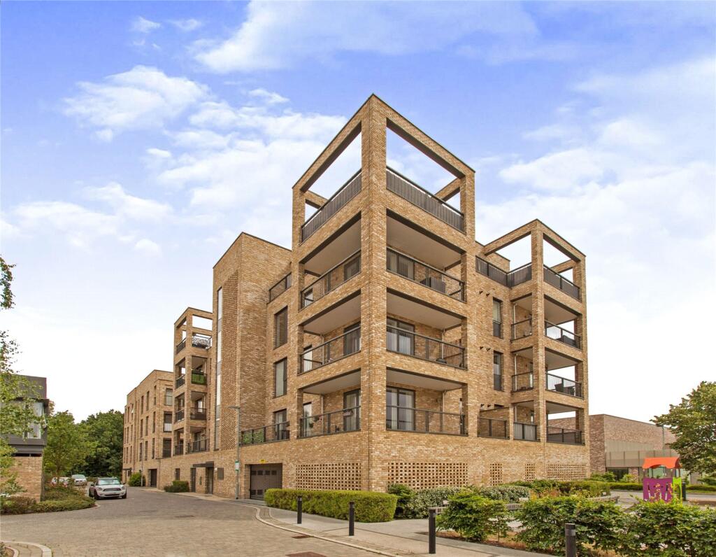 Main image of property: Woodpecker Way, Trumpington, Cambridge, Cambridgeshire, CB2