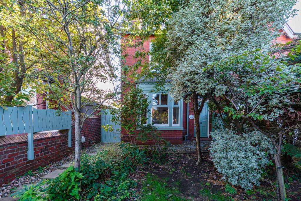 Main image of property: Commonside, Lytham Saint Annes, FY8
