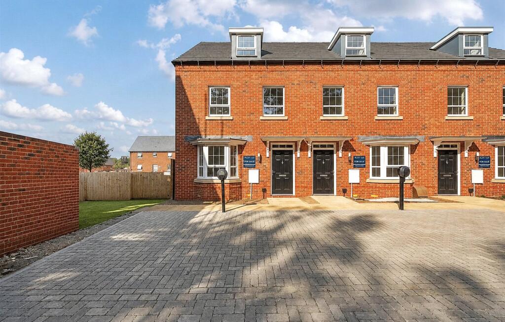 Main image of property: Bugle Grove, Finchwood Park, Wokingham, RG40
