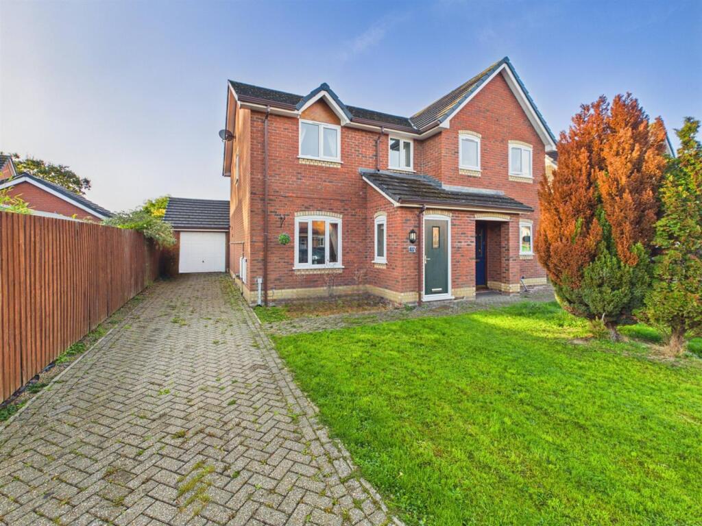 Main image of property: 4a Plas Newydd Close, Oswestry