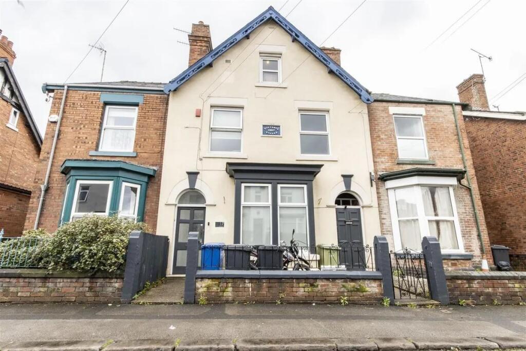 Main image of property: Room 4 - Fairfield Road, Chesterfield
