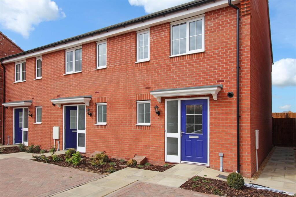 Main image of property: Taunton Road, Bourne