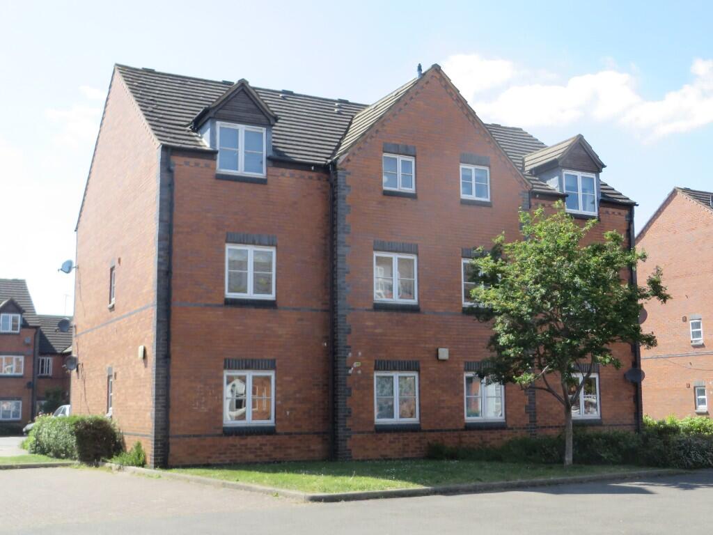 Main image of property: 32 Westleigh Close, Northampton, Northamptonshire, NN1 - £835 PCM