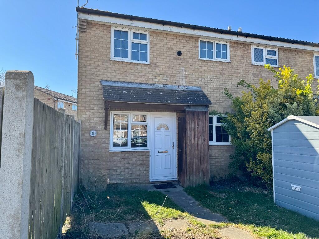 Main image of property: Hanway,Rainham,Gillingham,ME8