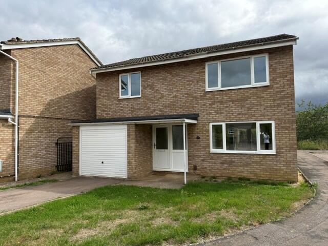 Main image of property: 36 Elizabeth Way, Gamlingay SG19 3NH