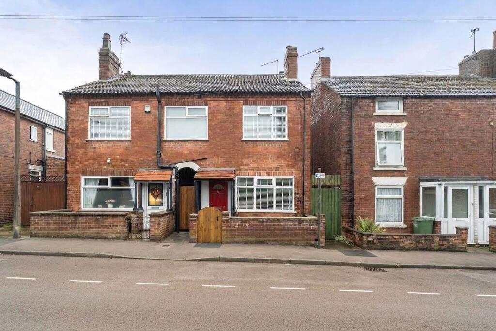 Main image of property: Forest Street, Kirkby-In-Ashfield, NG17