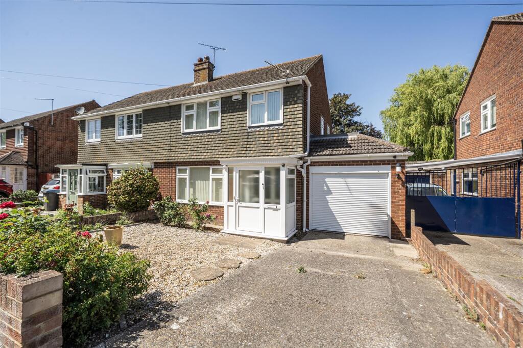 Main image of property: 131 St. Barts Road, Sandwich, Kent, CT13 0AW