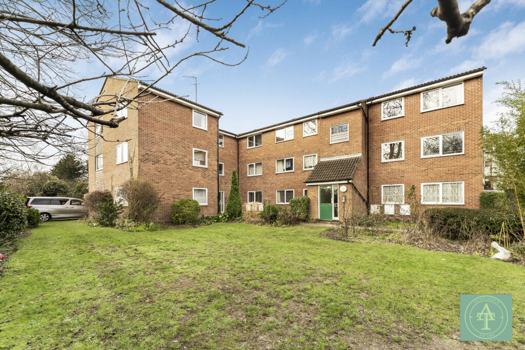 Main image of property: Queens Avenue , N21