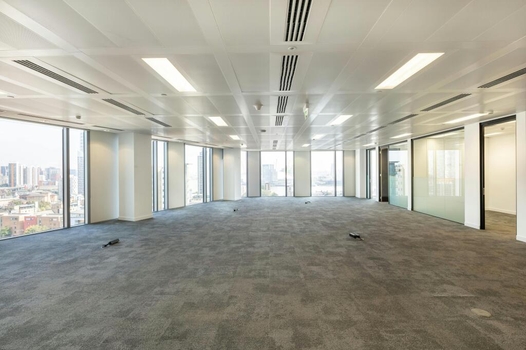 5 Churchill Place 53.jpg