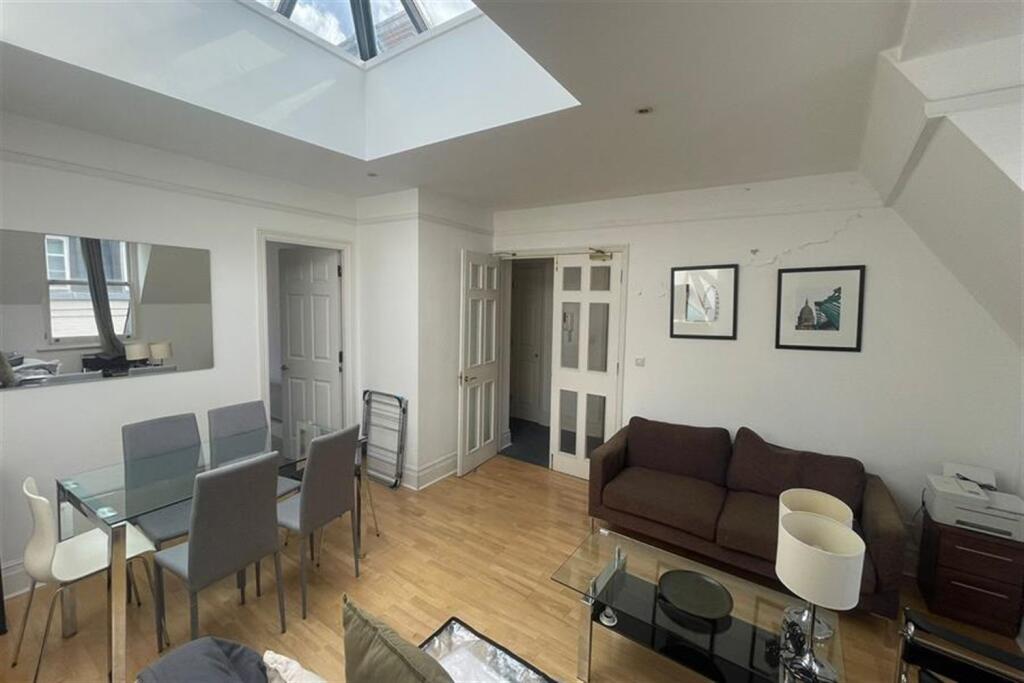 Main image of property: Penthouse, Printers Inn Court, Holborn, London, EC4A