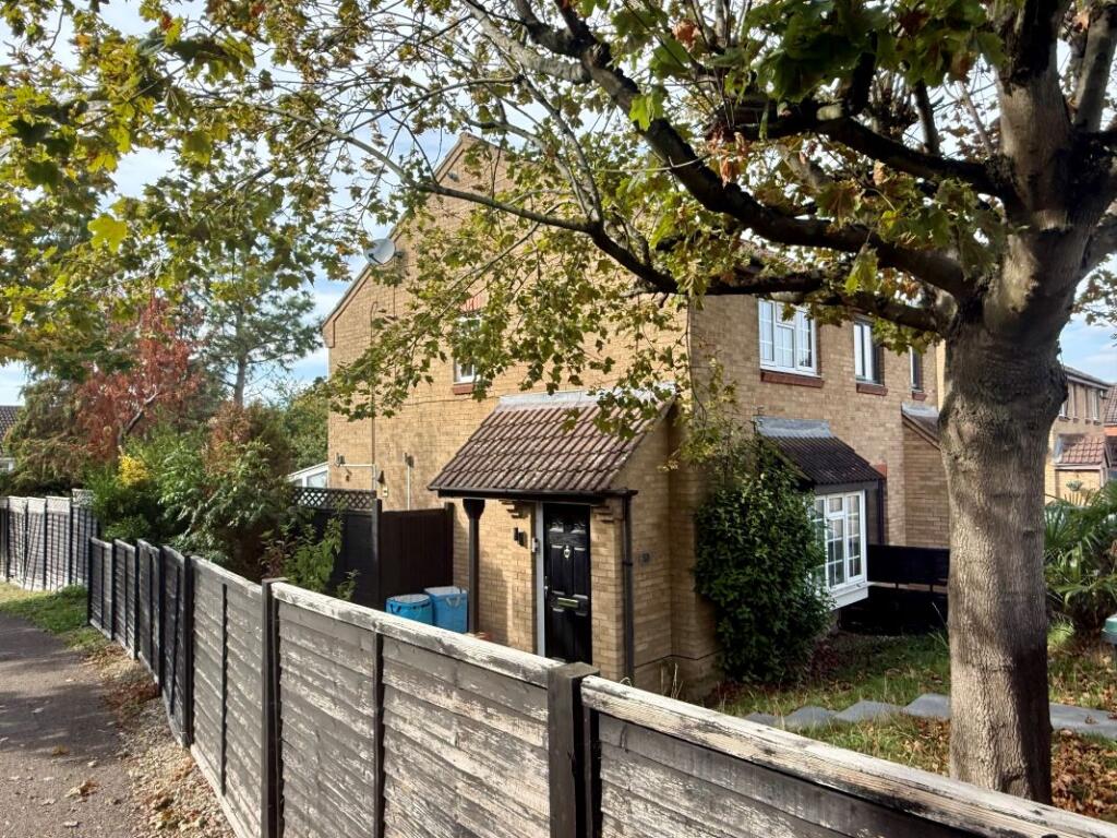 Main image of property: 53 Station Road, Kings Langley, Hertfordshire, WD4 8RU