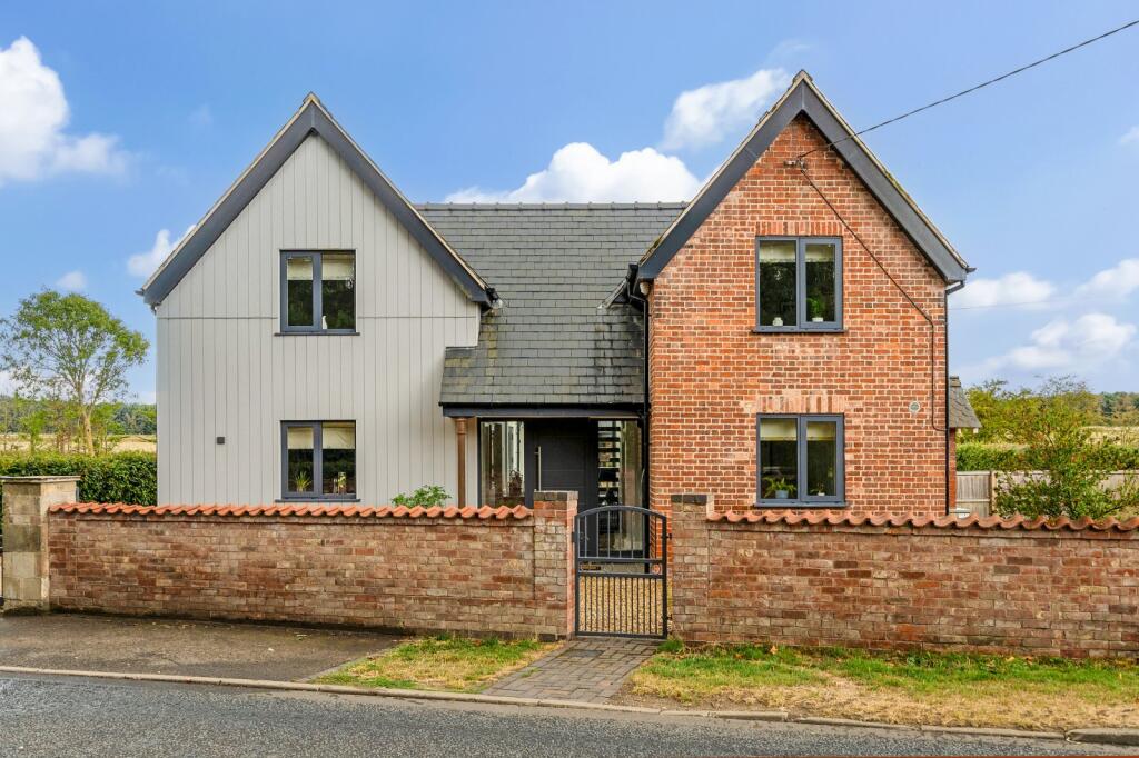 Main image of property: East End Cottage, Harmston Road, Aubourn, Lincoln, LN5