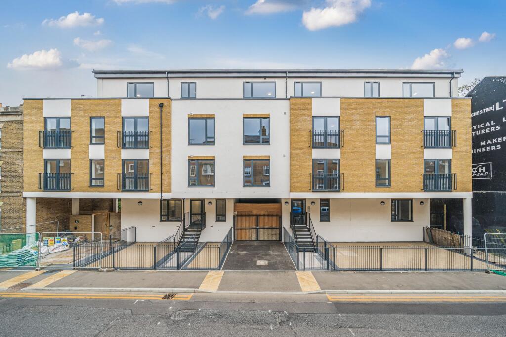 Main image of property: High Street, Rochester, ME1