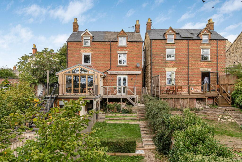 Main image of property: Mount Pleasant, Stroud, GL5
