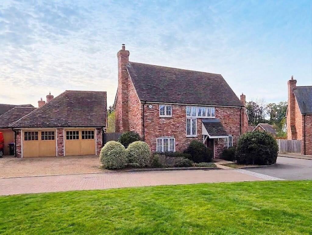 Main image of property: Ibis Close, Ardingly, RH17