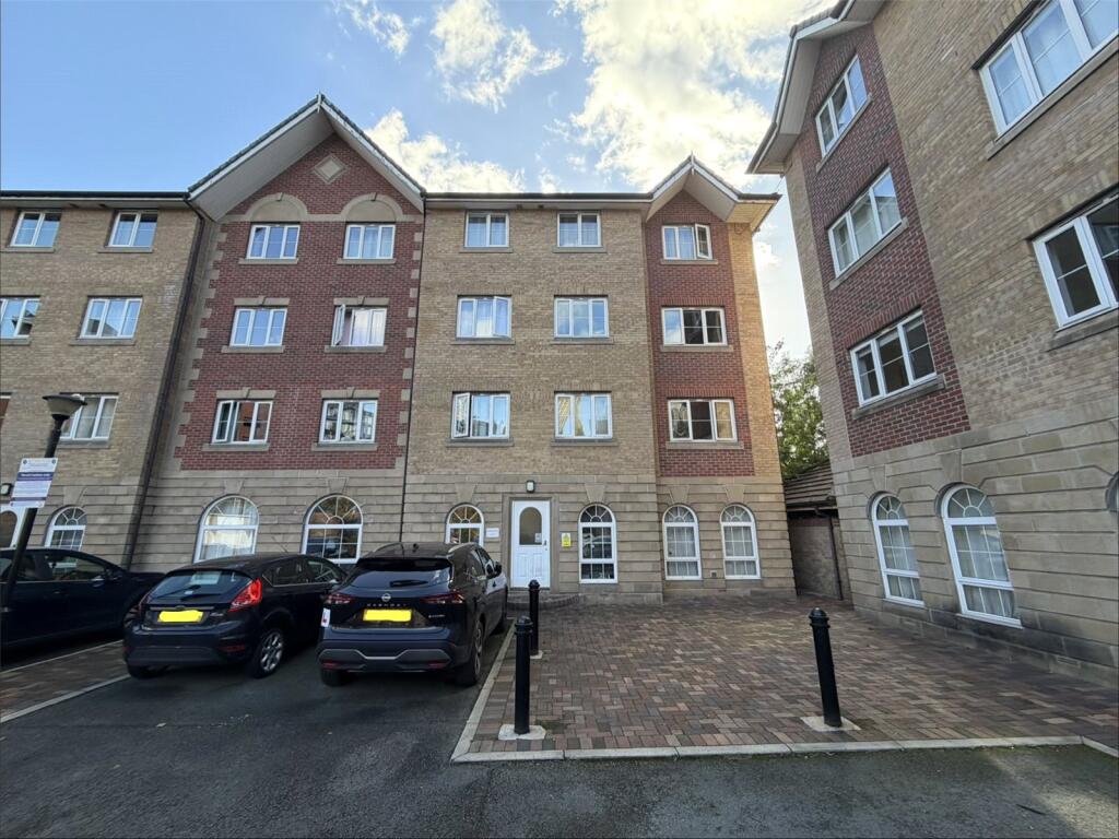 Main image of property: Labrador Quay, Salford, Greater Manchester, M50