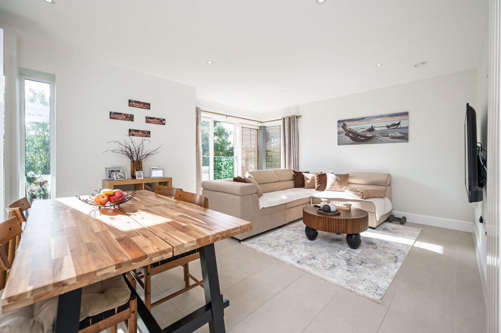 Main image of property: Sambroke Square, North Finchley, Barnet, EN4