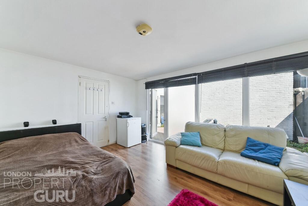 Main image of property: Savill Gardens, Raynes Park, London, SW20