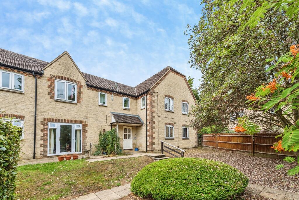Main image of property: Kelham Hall Drive, Wheatley, Oxford