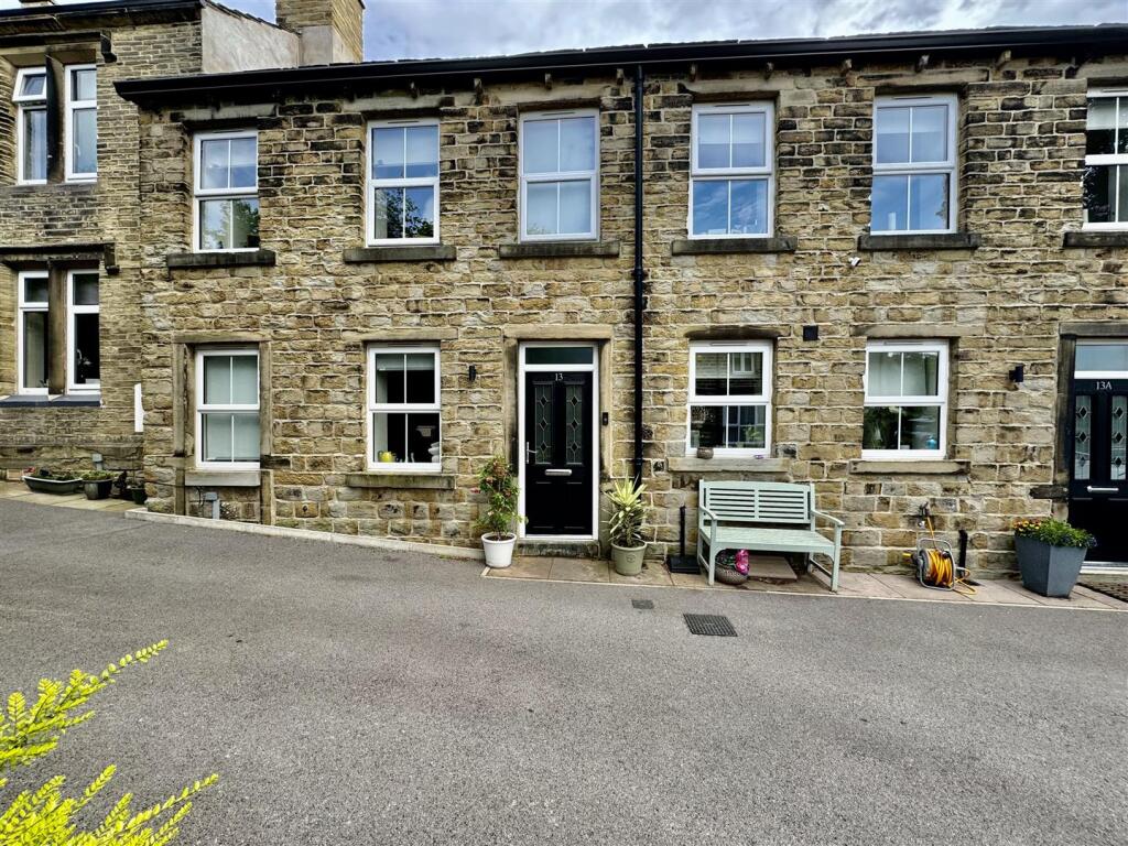 Main image of property: Westgate, Almondbury, Huddersfield, HD5 8XF