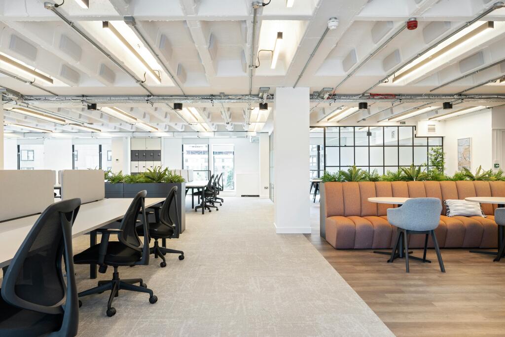 5th Floor Fitted