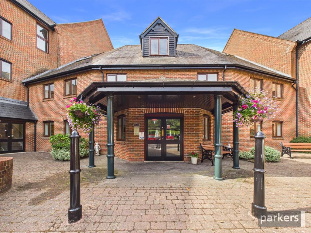 Main image of property: Silk Lane, Twyford, Reading, Berkshire, RG10