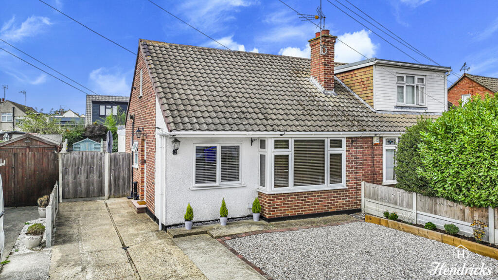 Main image of property: Nutcombe Crescent, Rochford, SS4 1