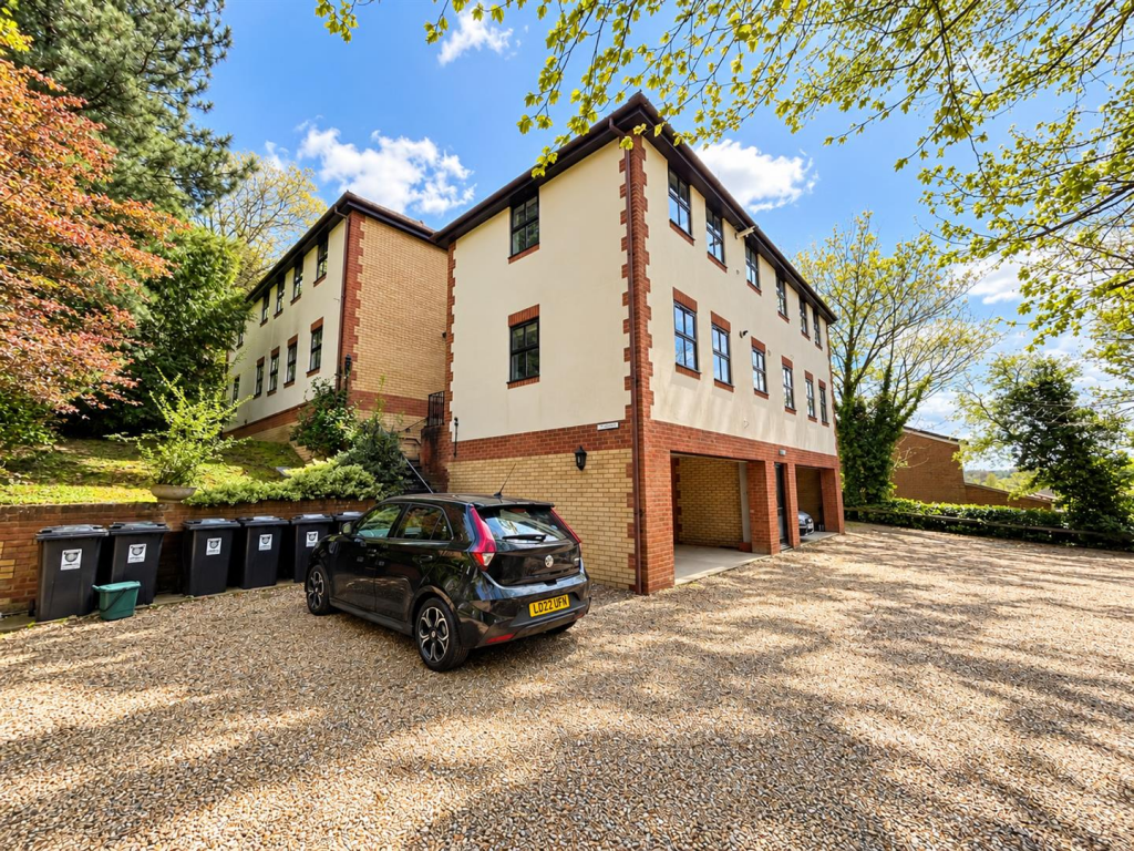 Main image of property: Beechfield Road, Boxmoor, Hemel Hempstead, HP1