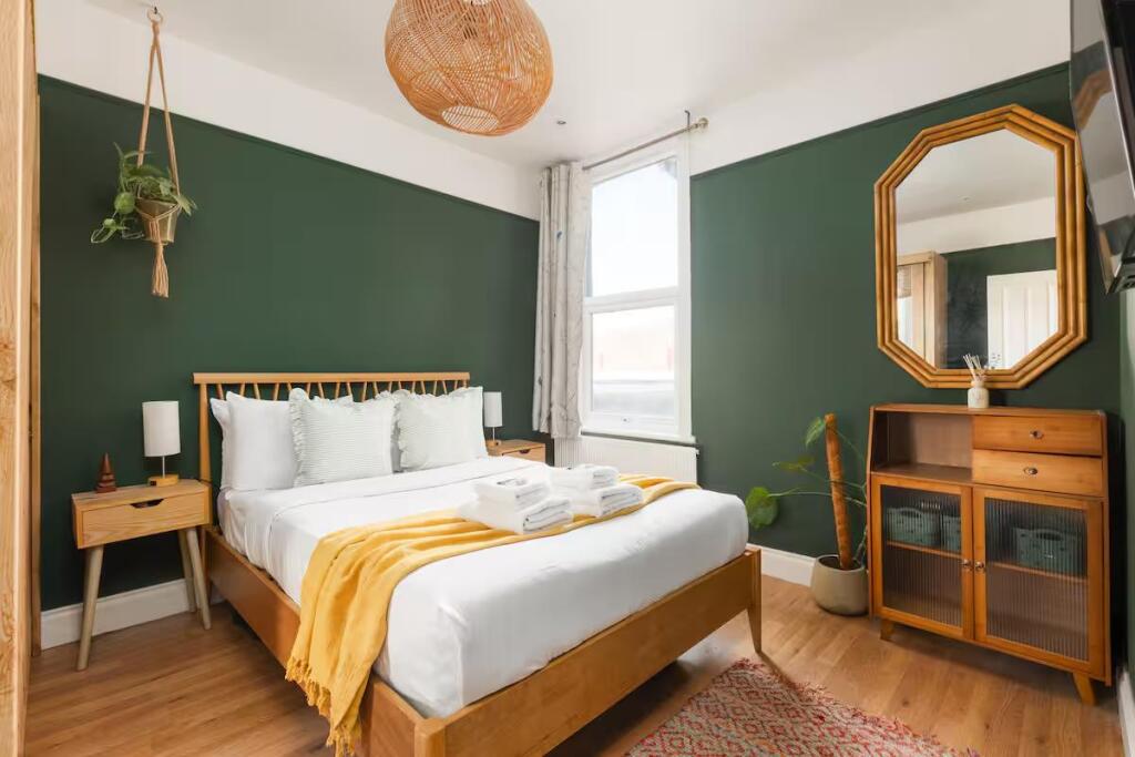 Main image of property: Grange Road, London, N17