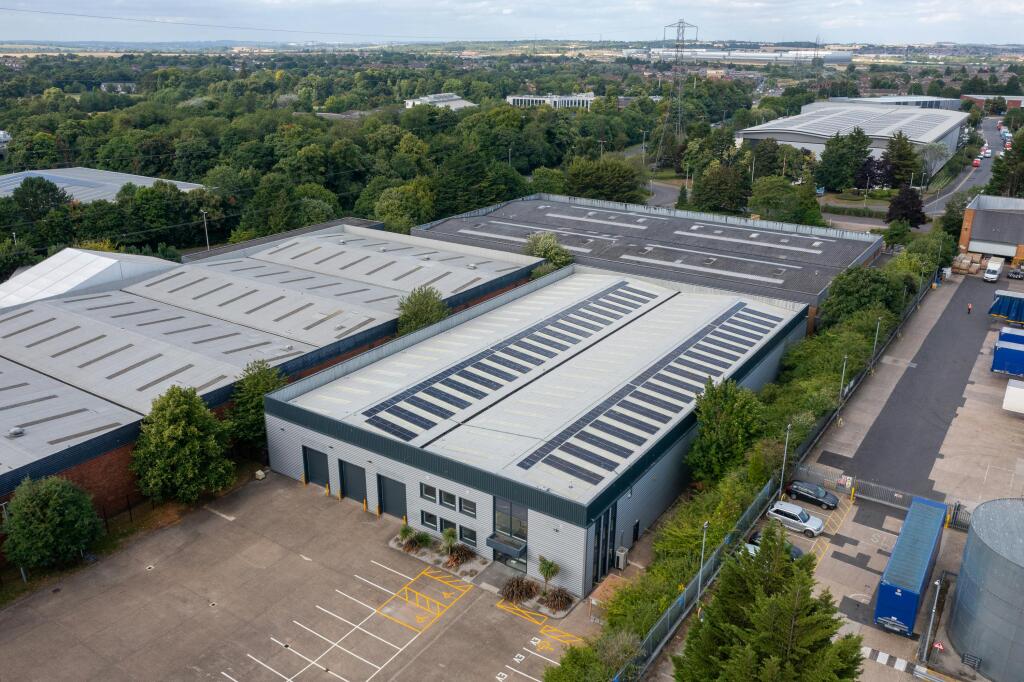 Main image of property: Unit 36, Woodside Industrial Estate, Verey Road, Dunstable, LU5 4TT