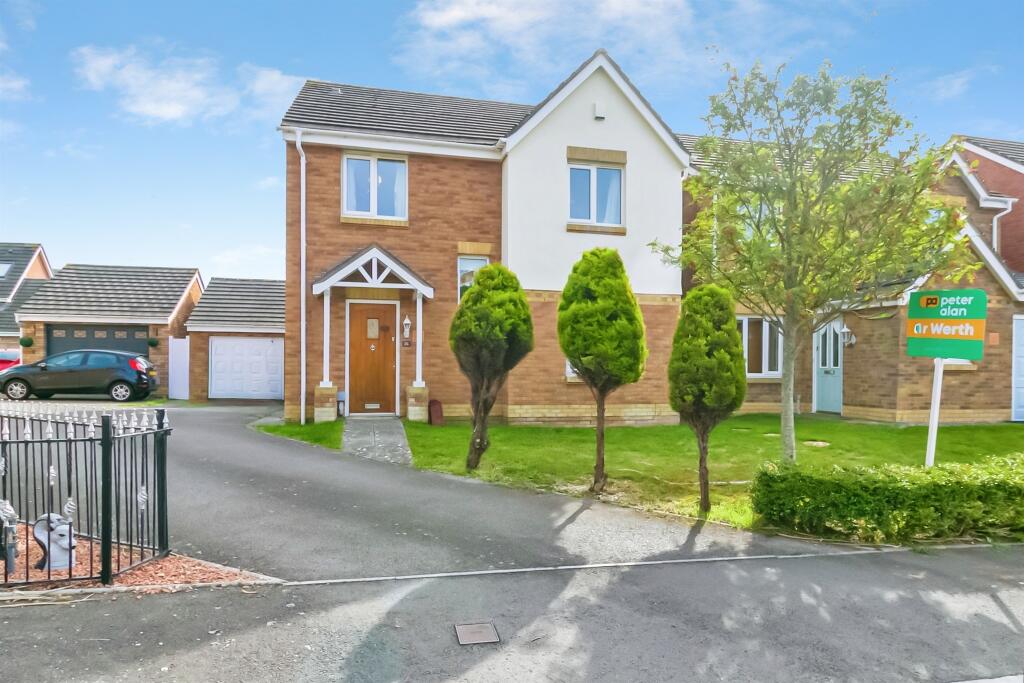 Main image of property: Maes Lindys, Rhoose, Barry