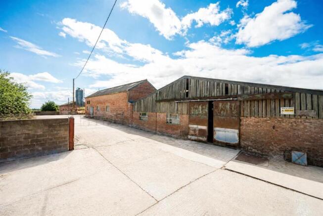Barn B