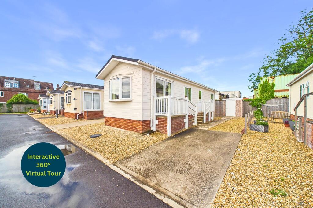 Main image of property: Barton Broads Park, Maltkiln Road, DN18