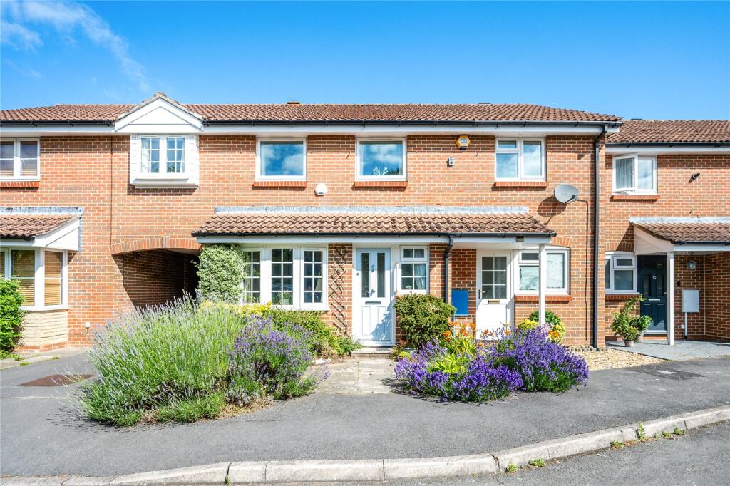 Main image of property: Oakwood Close, Midhurst, West Sussex, GU29
