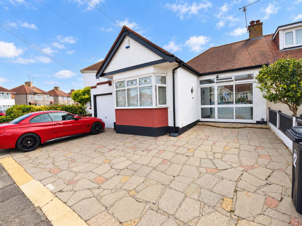 Main image of property: Lawn Avenue, Southend-On-Sea