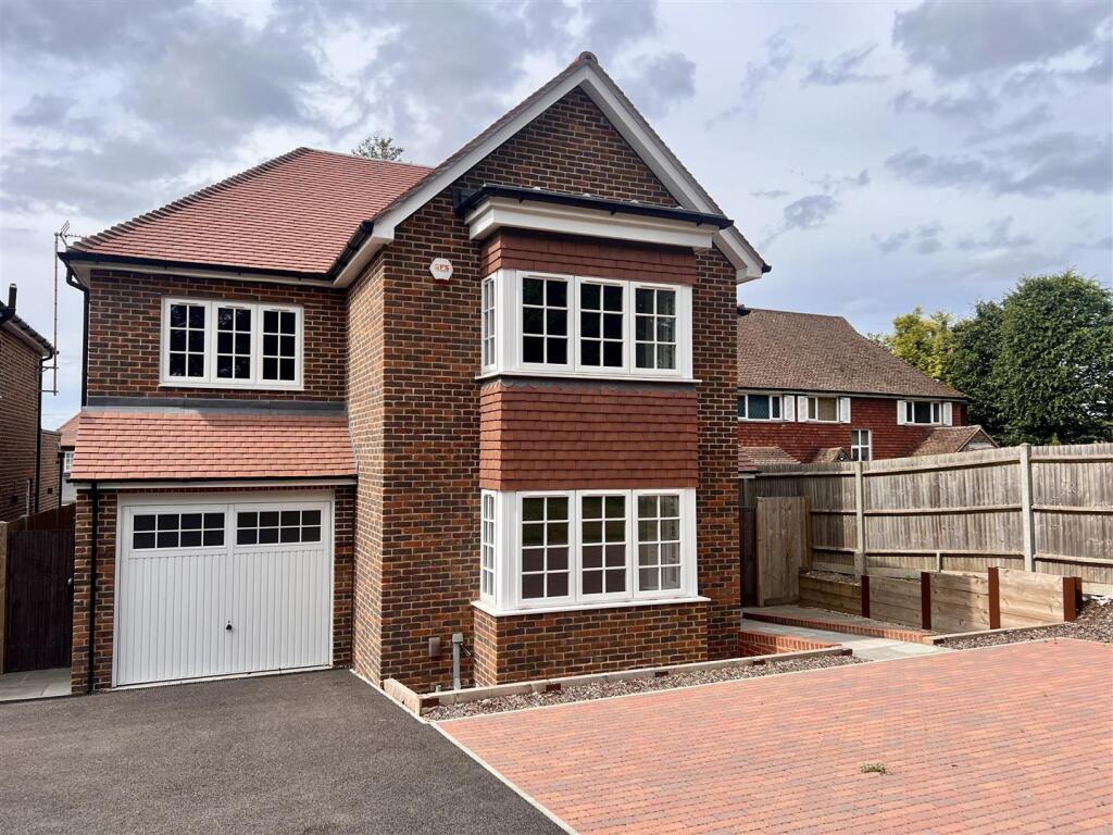 Main image of property: LEATHERHEAD ROAD, BOOKHAM, SURREY