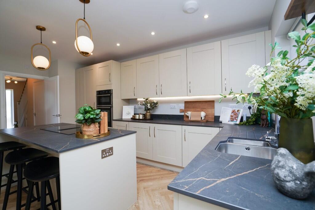 Main image of property: Fleet Lane,
Twyning,
Gloucestershire,
GL20 6FJ