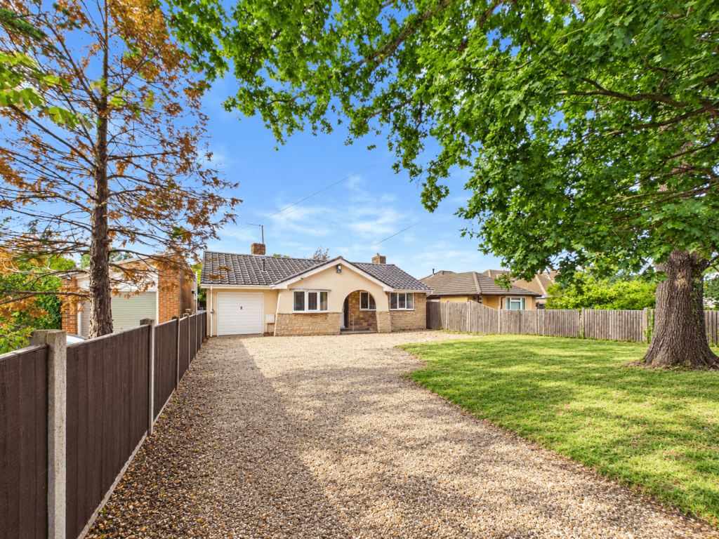 Main image of property: Botley Road, Burridge