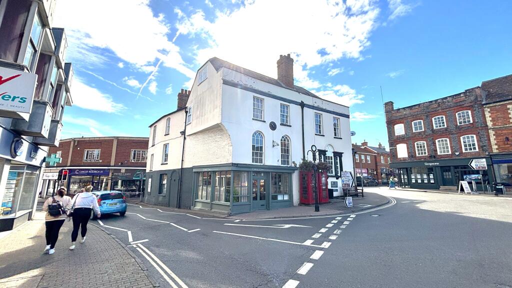 Main image of property: Post Office Vaults, Market Place, Berkshire, OX12 8AT