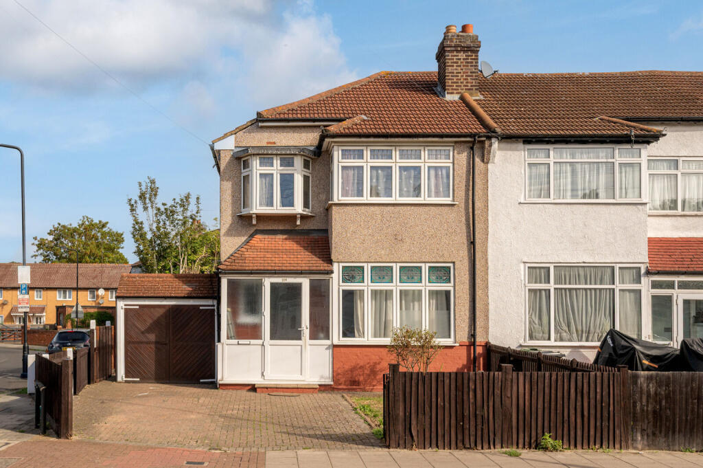 Main image of property: Streatham Vale, London, SW16