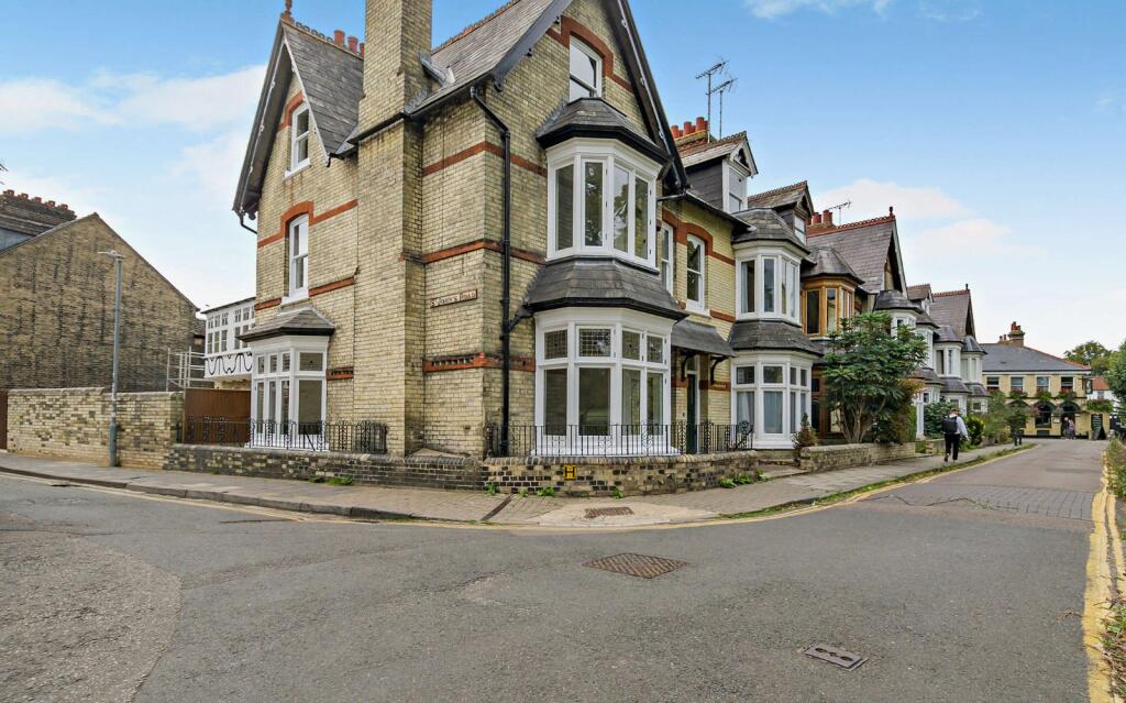 Main image of property: Park Parade, Cambridge, Cambridgeshire, CB5