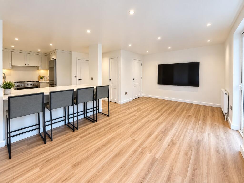 Main image of property: Flat 21 Hyle House, 119, LONDON, E12 5BN