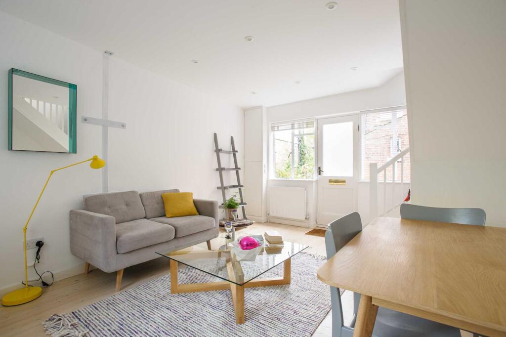 Main image of property: Upper Fisher Row, Central Oxford