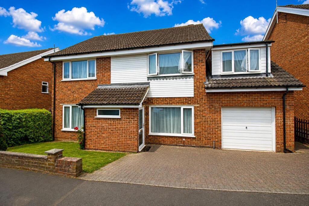 Main image of property: Beaumayes Close, Hemel Hempstead