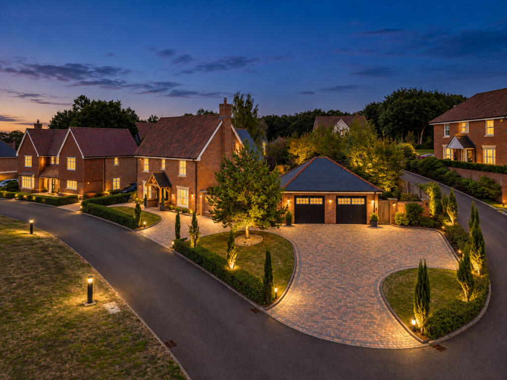 Main image of property: The Brackens, Benfleet, SS7