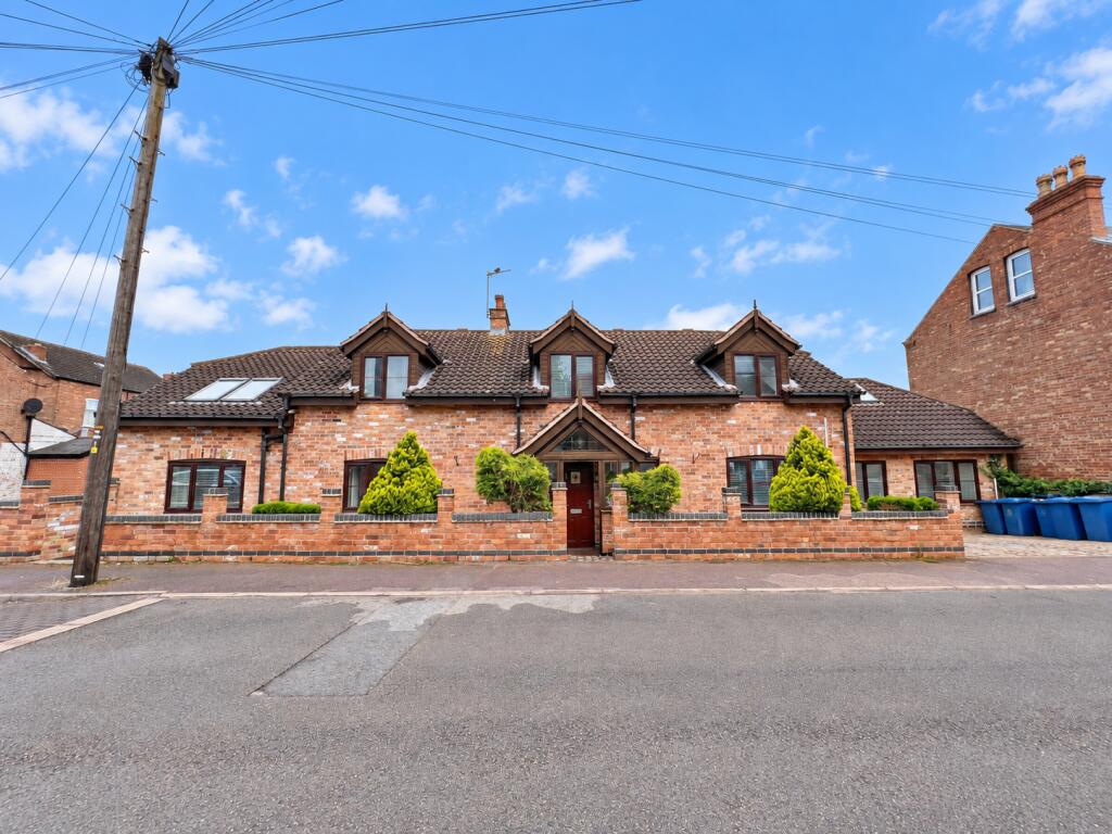 Main image of property: The Coach House, Melton Grove, West Bridgford, Nottingham