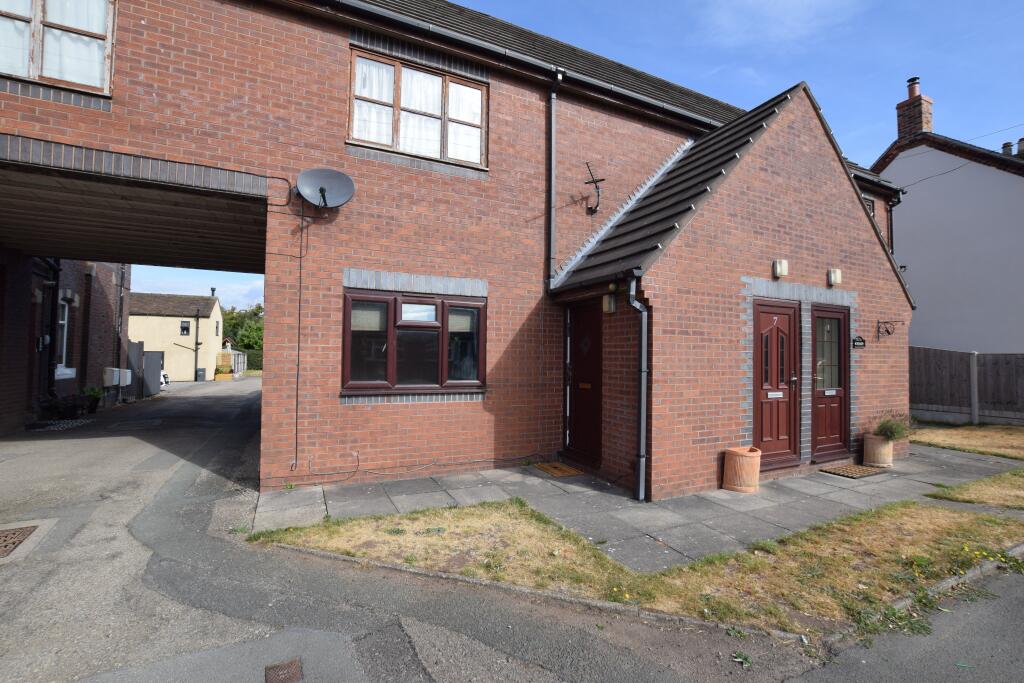 Main image of property: Flat 3 The Hayes, Buntingsdale Road, Market Drayton, Shropshire, TF9 1LP