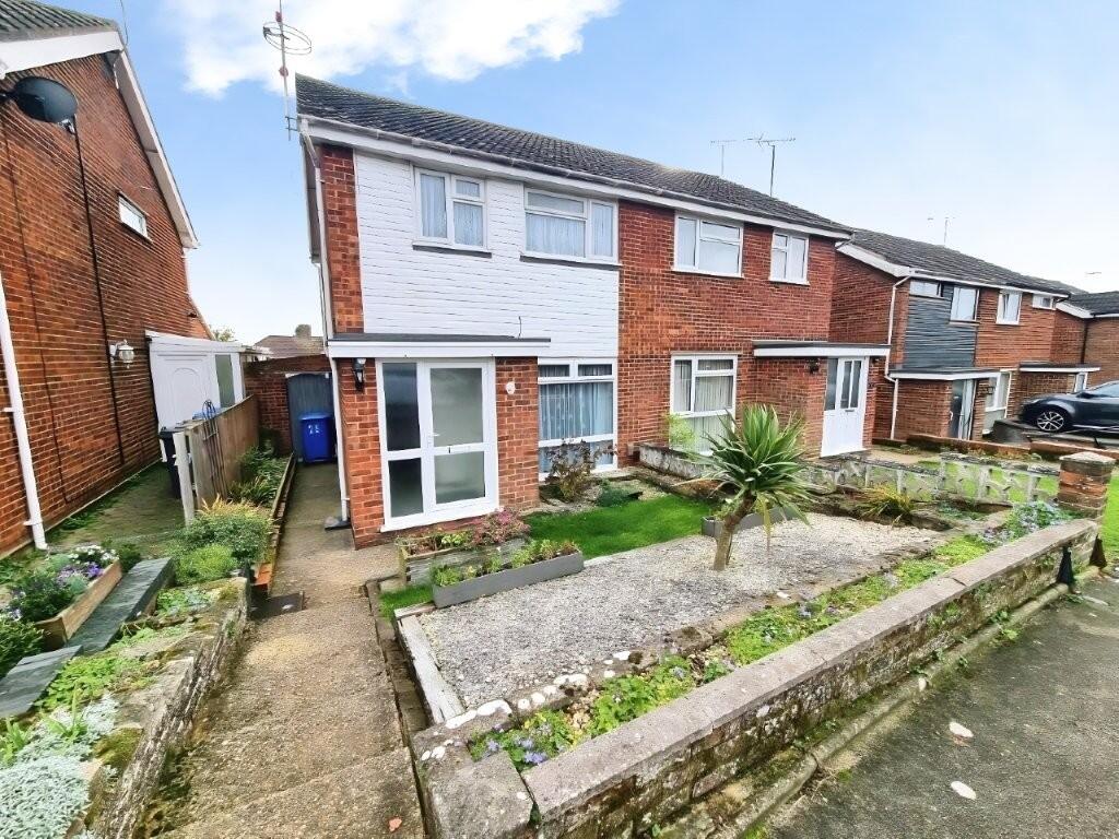 Main image of property: Chatsworth Crescent, Ipswich, IP2
